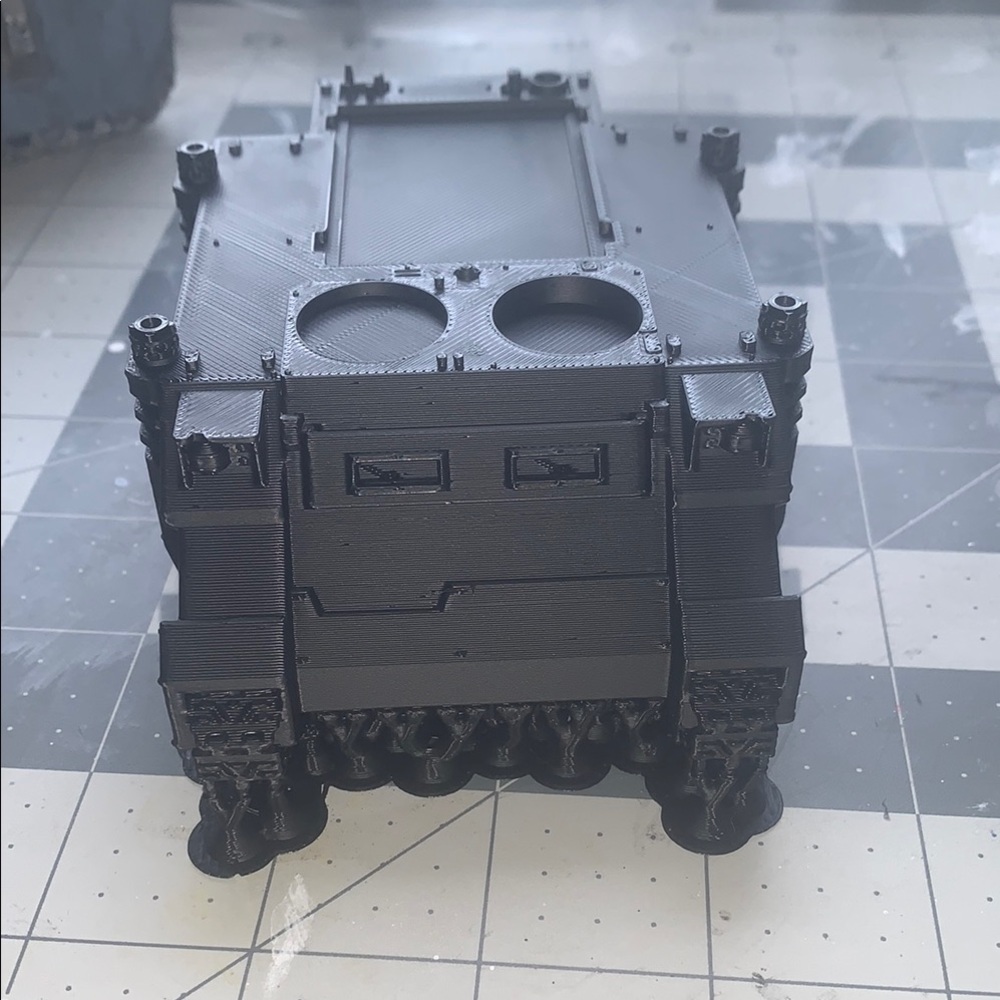 Black Model Tank Rhino - Picture 5 of 8